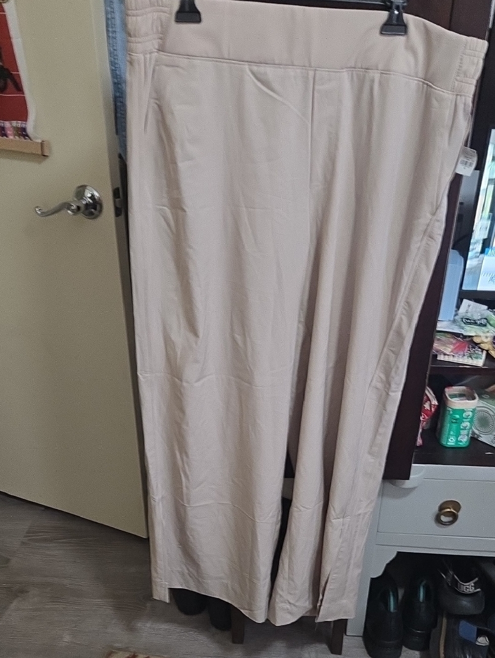 Women' Old Navy  Relaxed Fit Cream Dress Pants